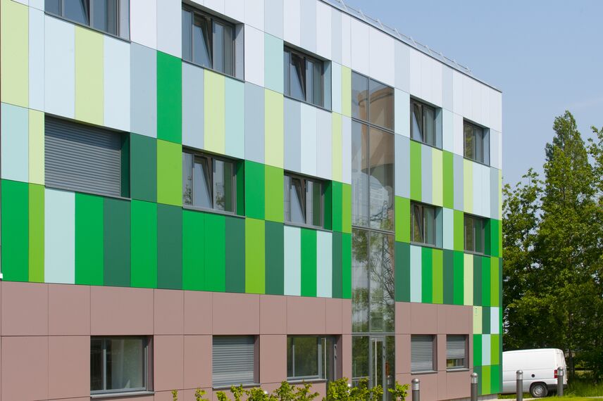 ConceptDoor 50 Двері, BriseSoleil 100 Сонячне затінення і XS 50 Вікна - Boarding school Lycée Agricole LAVAL (boarding school) Знаходиться вFrance